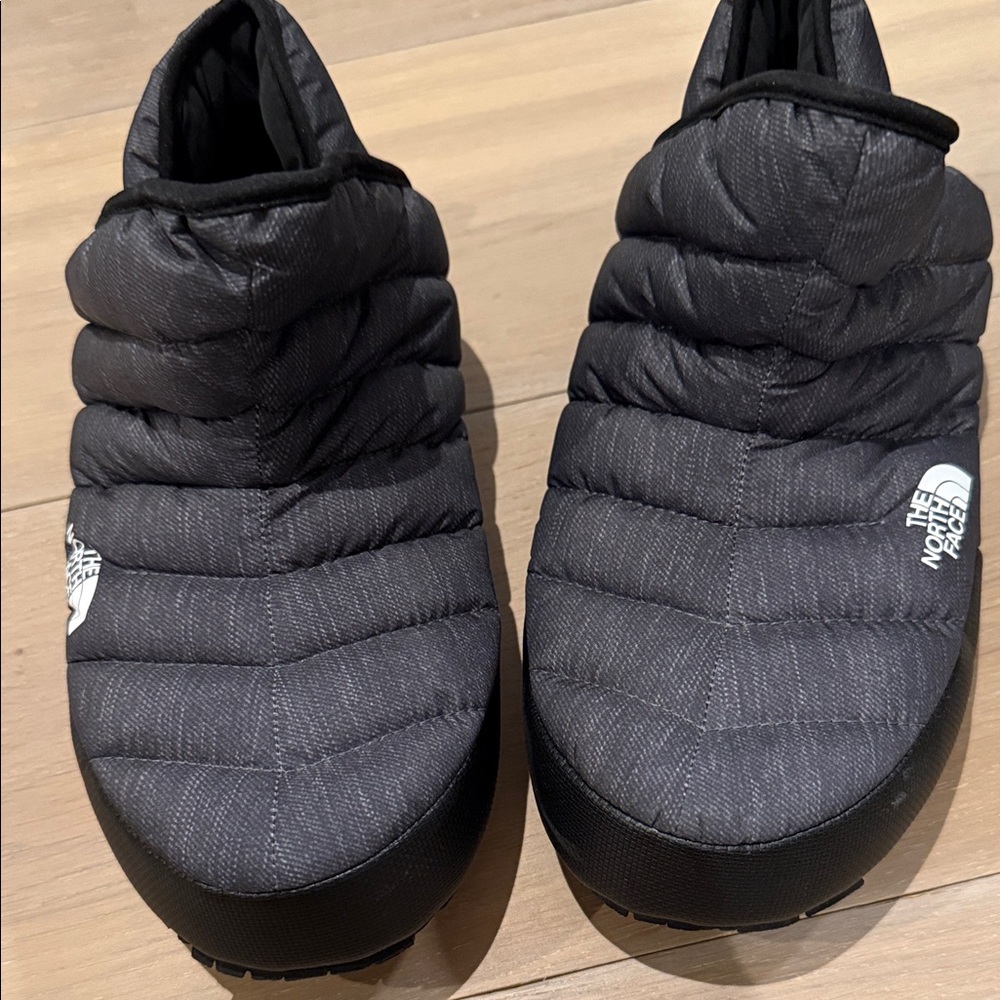 The North Face Men's Dark Gray Quilted Boots